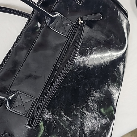 Elegant Black Shoulder Bag - Picture 5 of 9